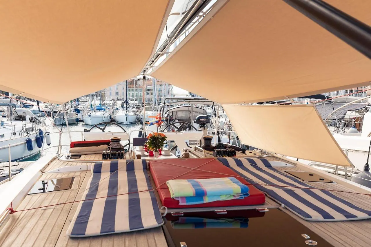 Úszó hotel Voilier Luxe Face Au Palais Hotel Cannes