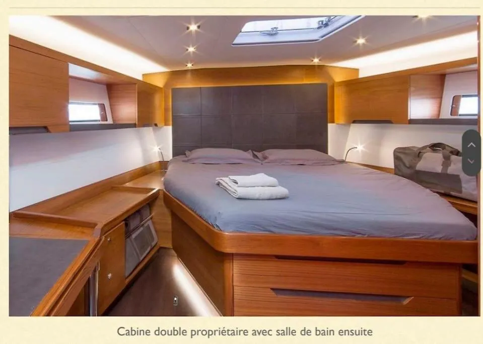Voilier Luxe Face Au Palais Hotel Cannes